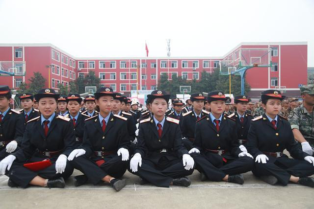 致参加中高考学生—西安齐力铁路学校