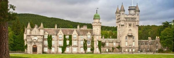 尔堡(balmoral castle)位于阿伯丁郡(aberdeenshire)的巴尔莫勒尔庄园