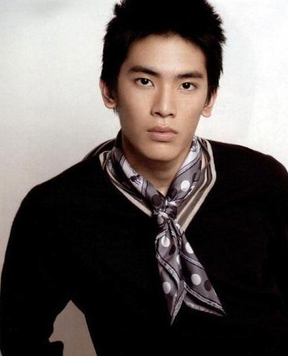 颂恩·宋帕山(son),原名 ,1988年11月12日出生于泰国,泰国演员,模特