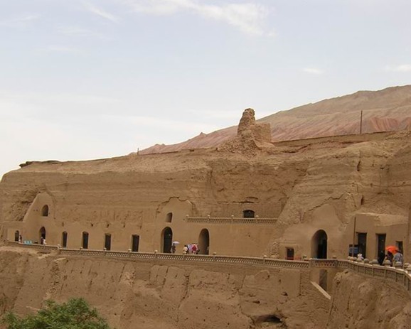 库木吐拉千佛洞:约5 ~11世纪佛教石窟寺.