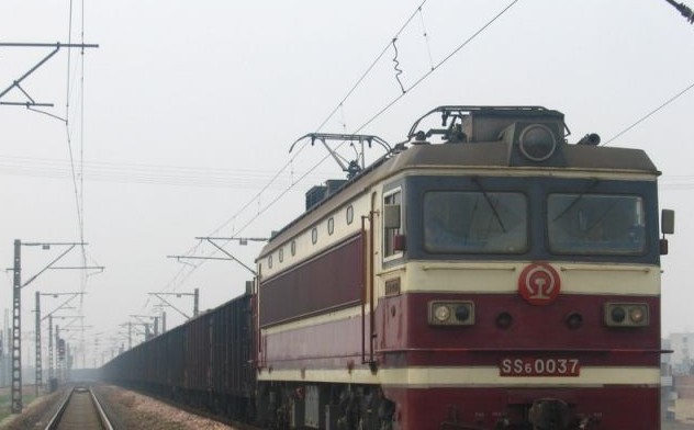 韶山6型电力机车(ss6)